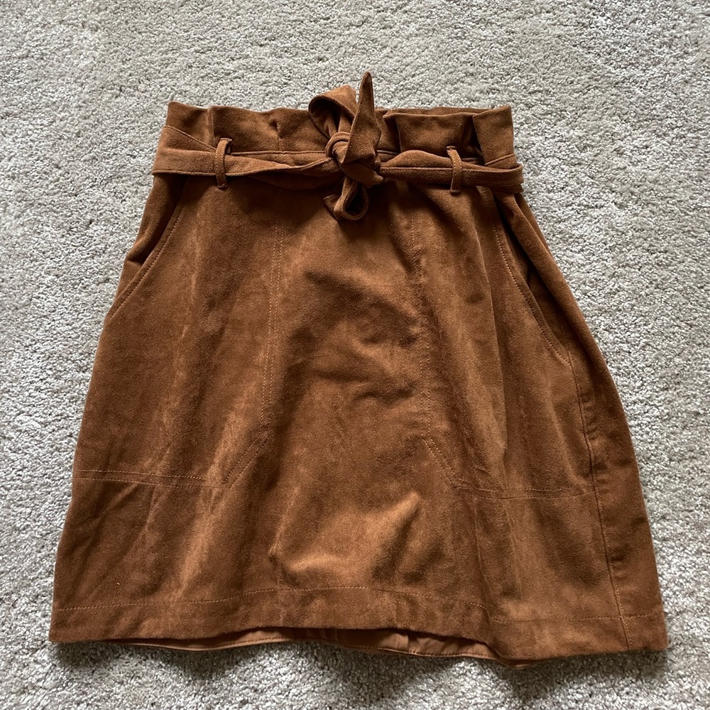 Very good quality. Never worn.